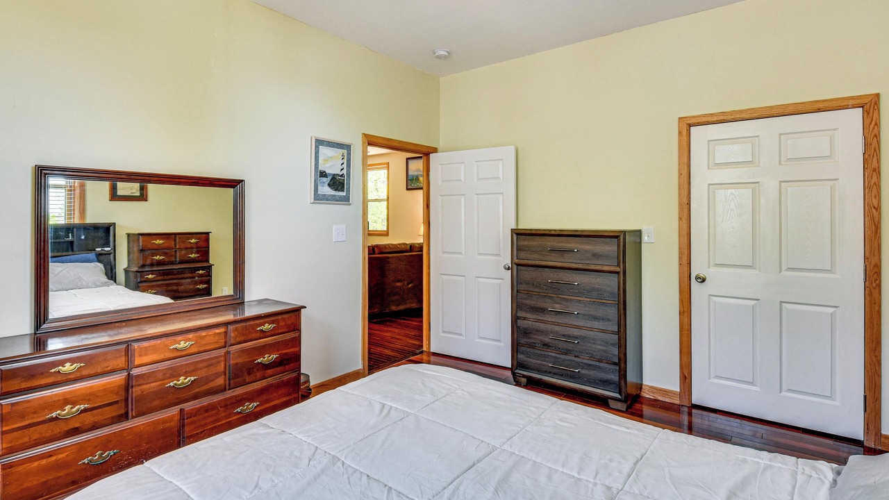 Photo of Bedroom in Seneca
