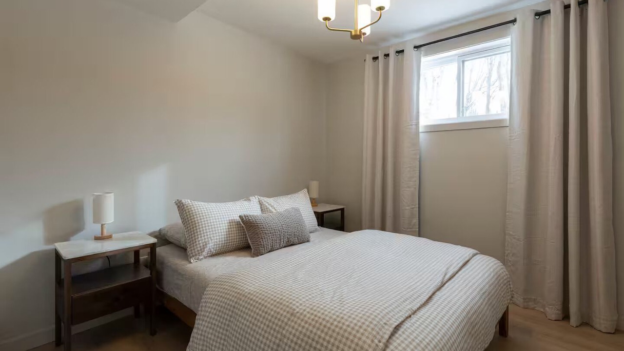 Photo of Bedroom in Mandeville
