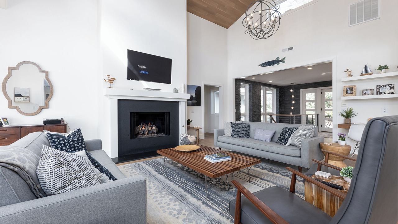 Photo of Livingroom in Cullowhee