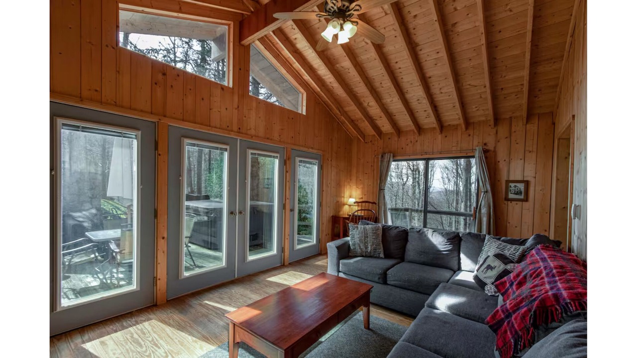 Photo of Livingroom in Cattail Creek
