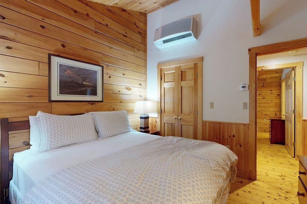 Photo of Bedroom in Northport