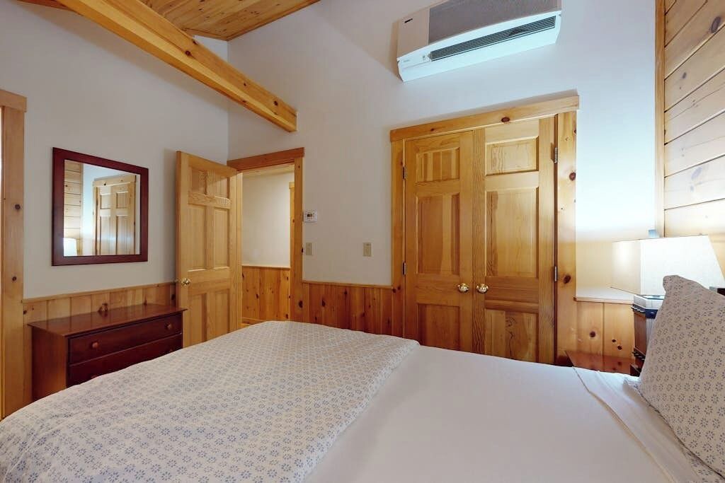 Photo of Bedroom in Northport