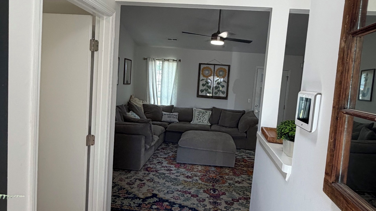 Photo of Livingroom in North Charleston