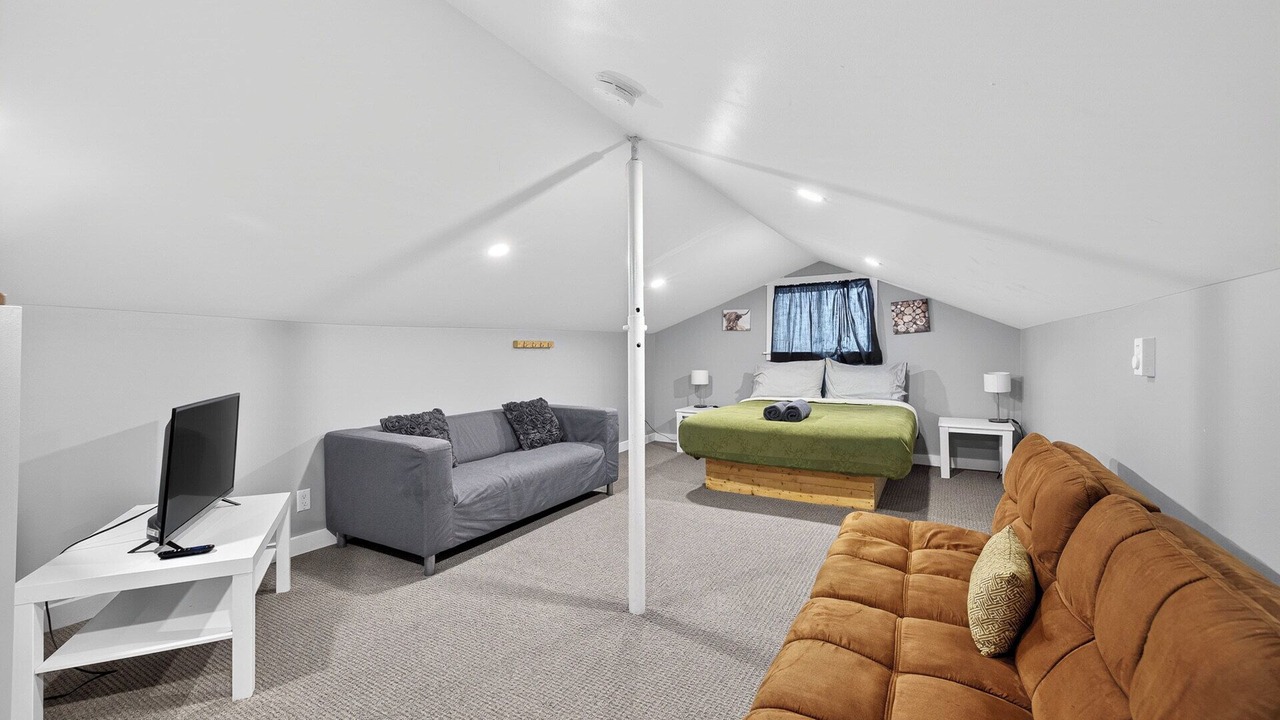 Photo of Livingroom in Val-des-Monts