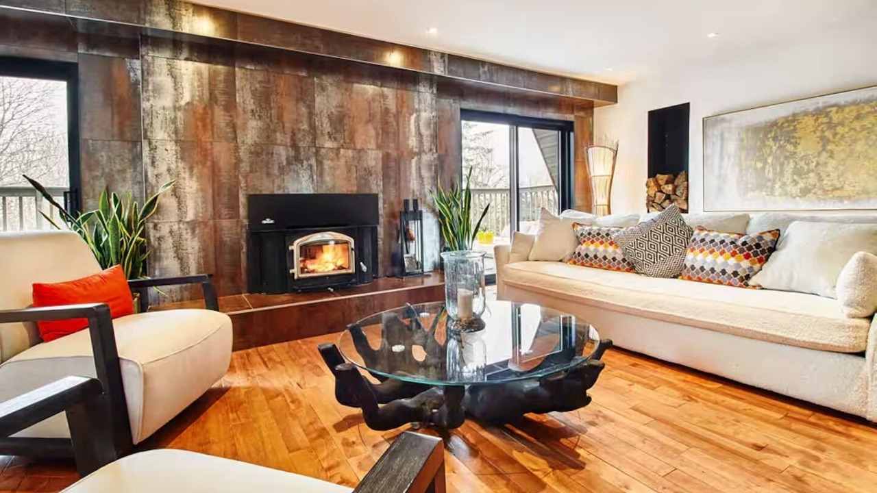 Photo of Livingroom in Scugog