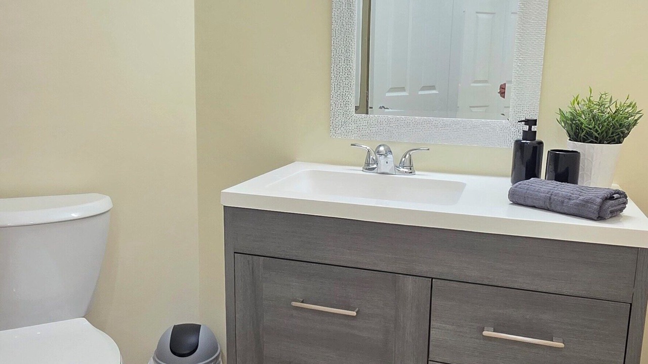 Photo of Bathroom in Valley Ridge