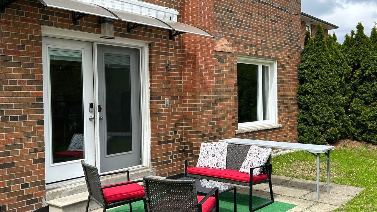 Photo of Patio Balcony in Bayview Woods - Steeles