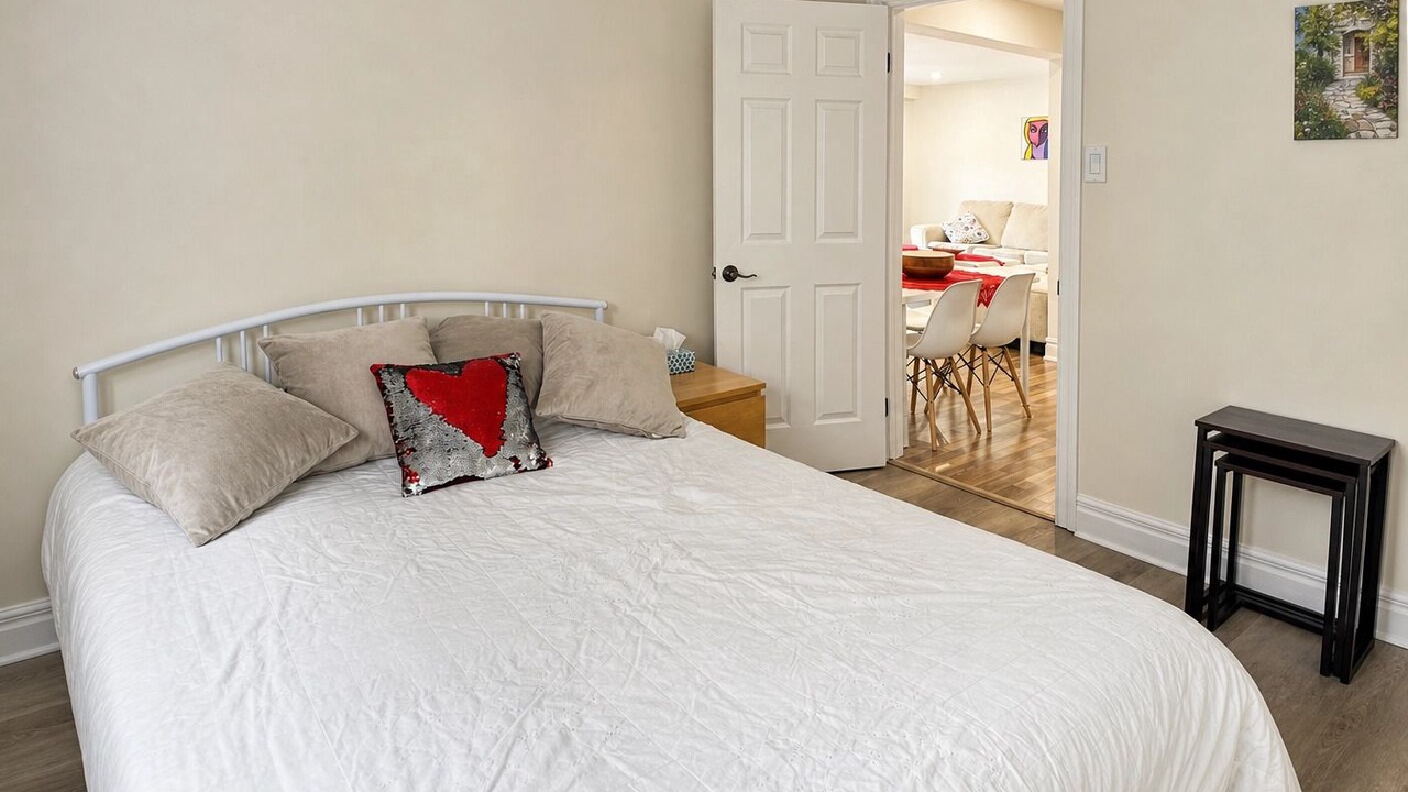 Photo of Bedroom in Bayview Woods - Steeles