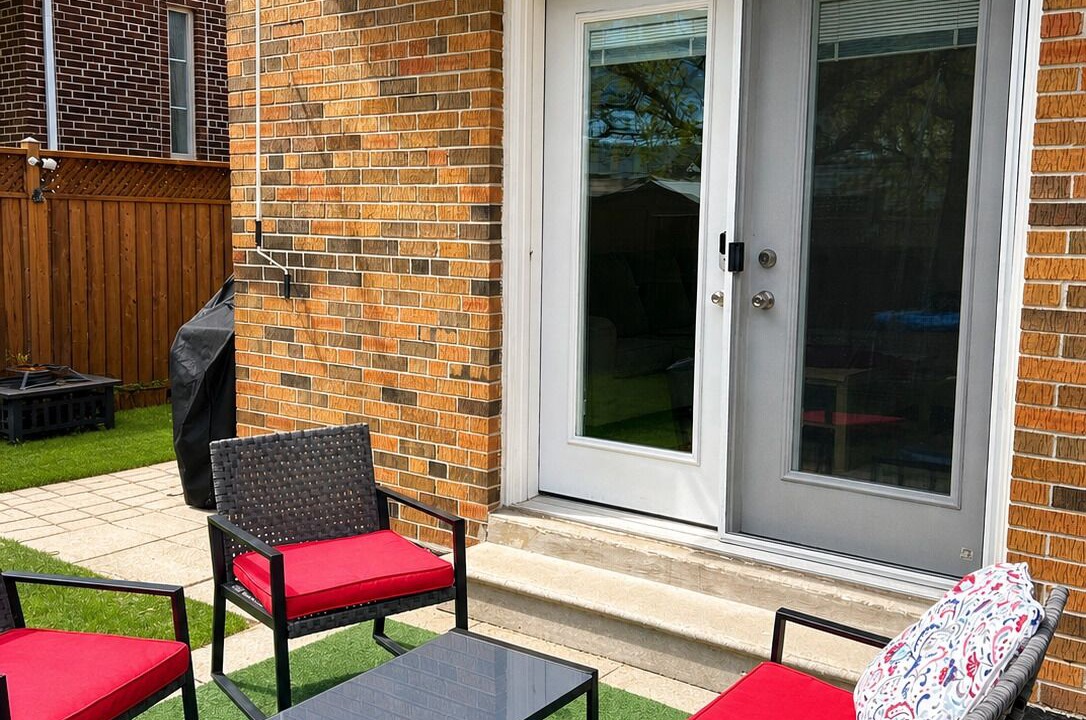 Photo of Patio Balcony in Bayview Woods - Steeles