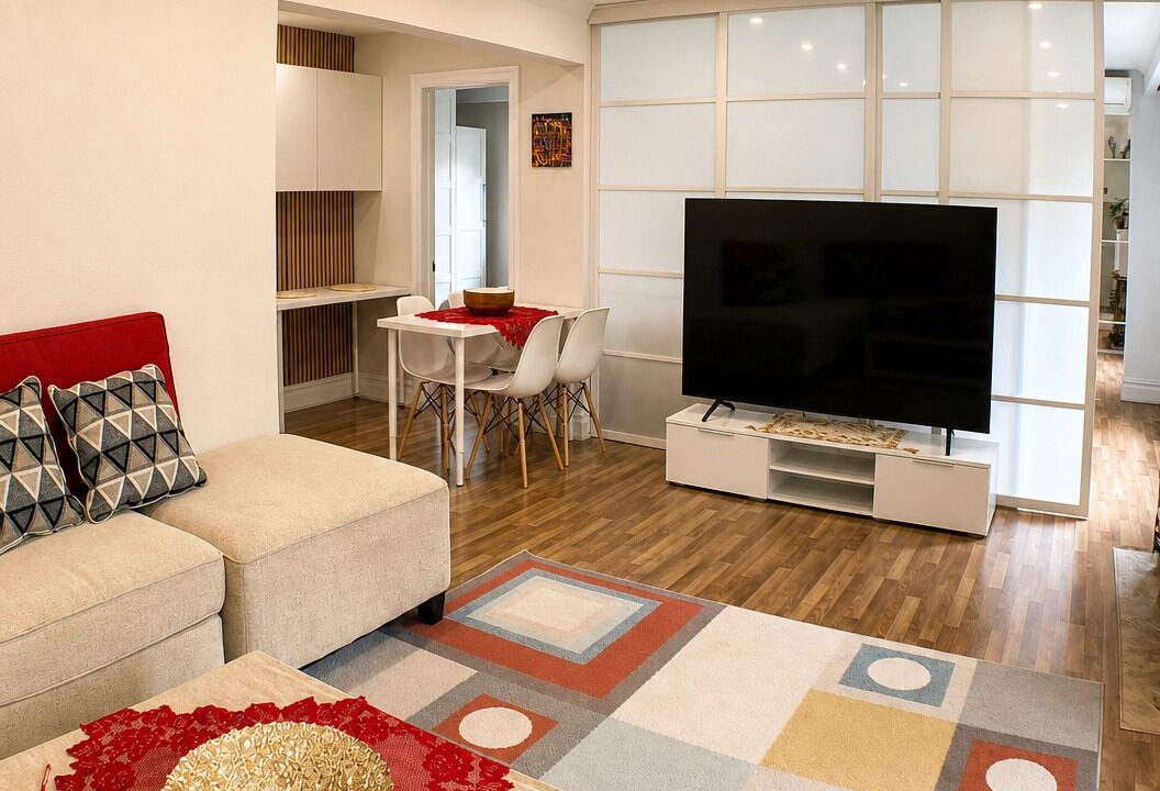 Photo of Livingroom in Bayview Woods - Steeles