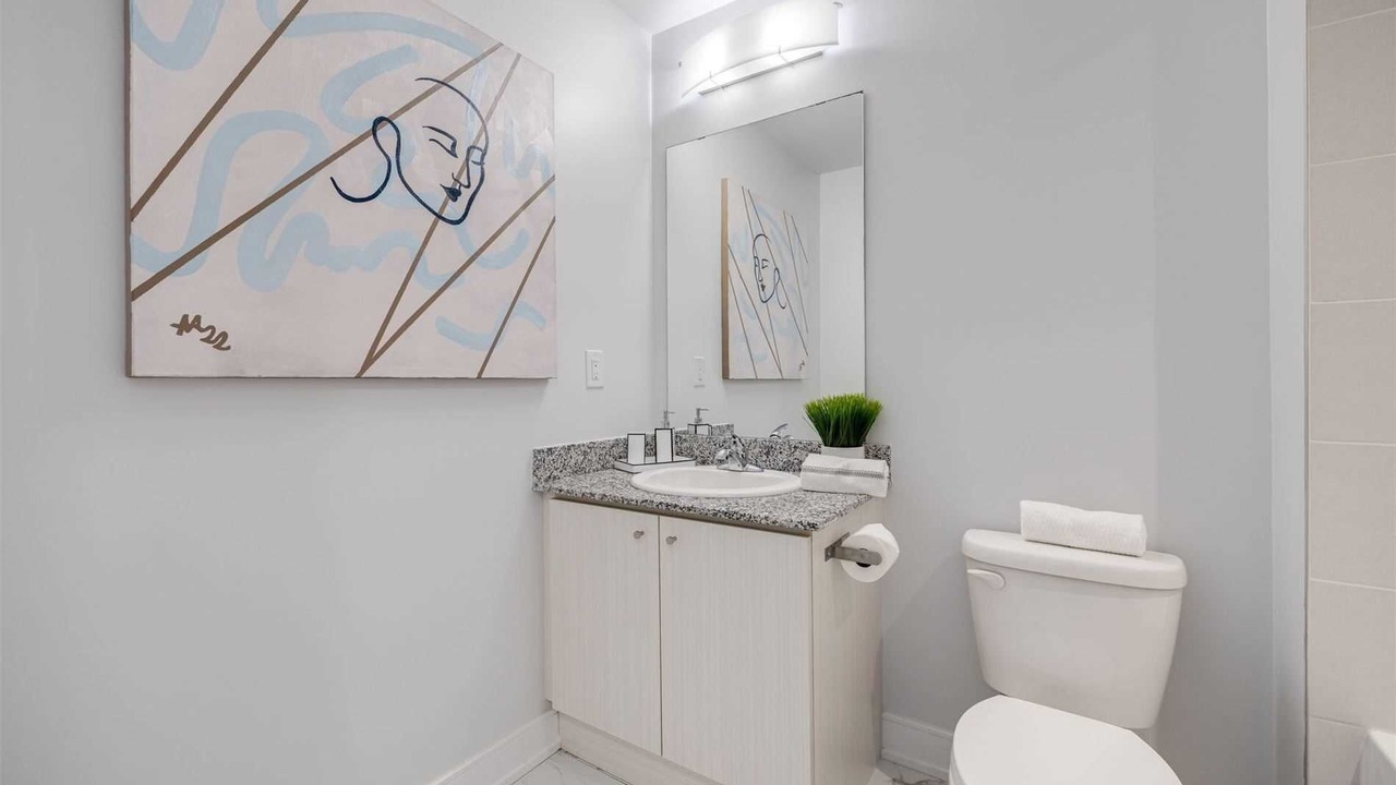 Photo of Bathroom in Lakeview