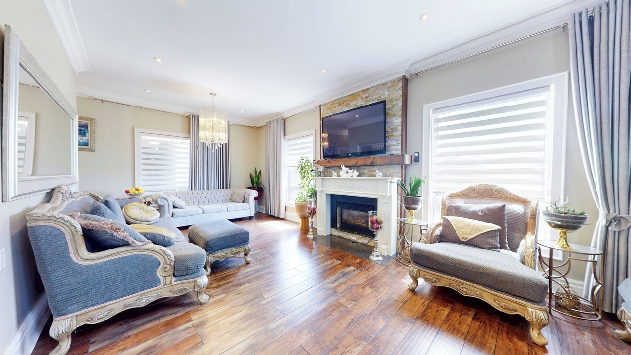 Photo of Livingroom in Bradford West Gwillimbury
