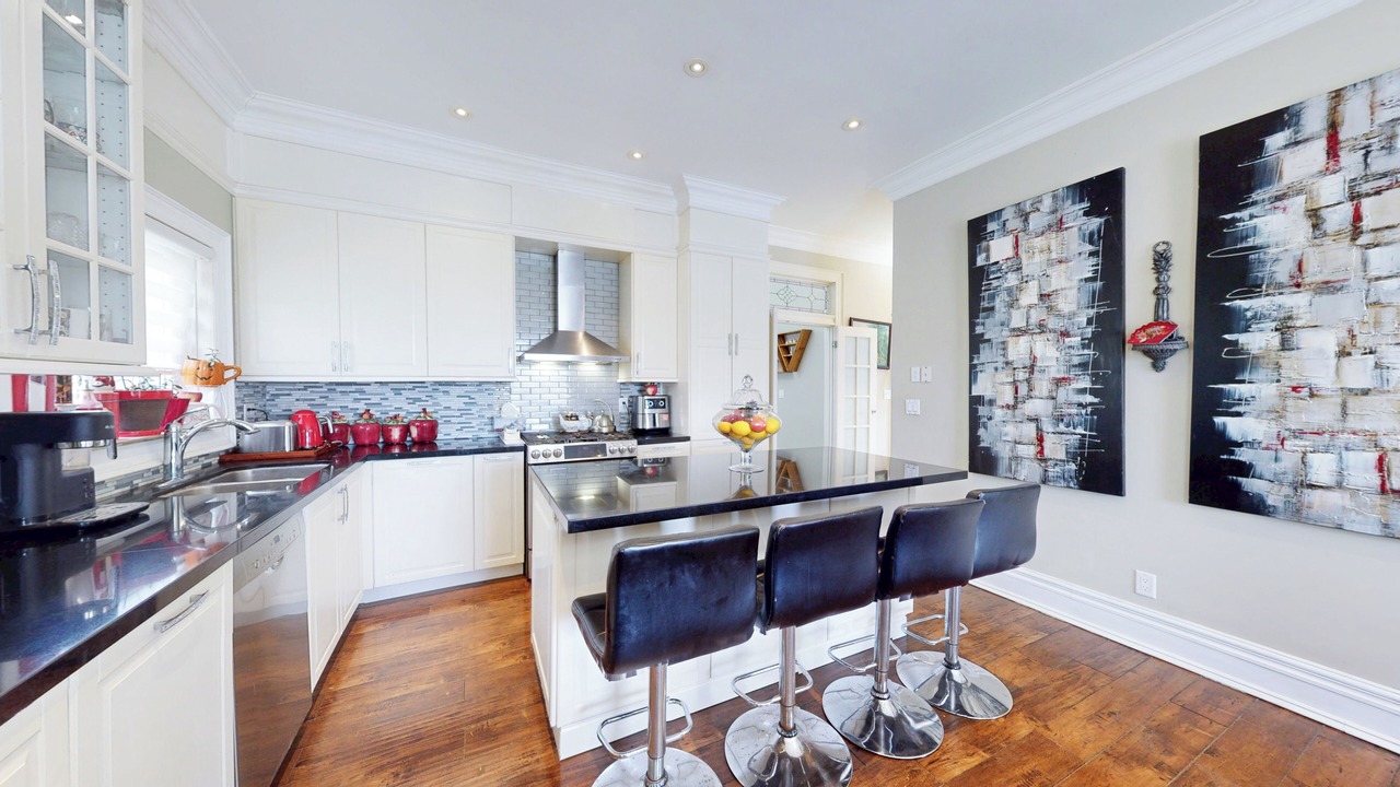 Photo of Kitchen in Bradford West Gwillimbury