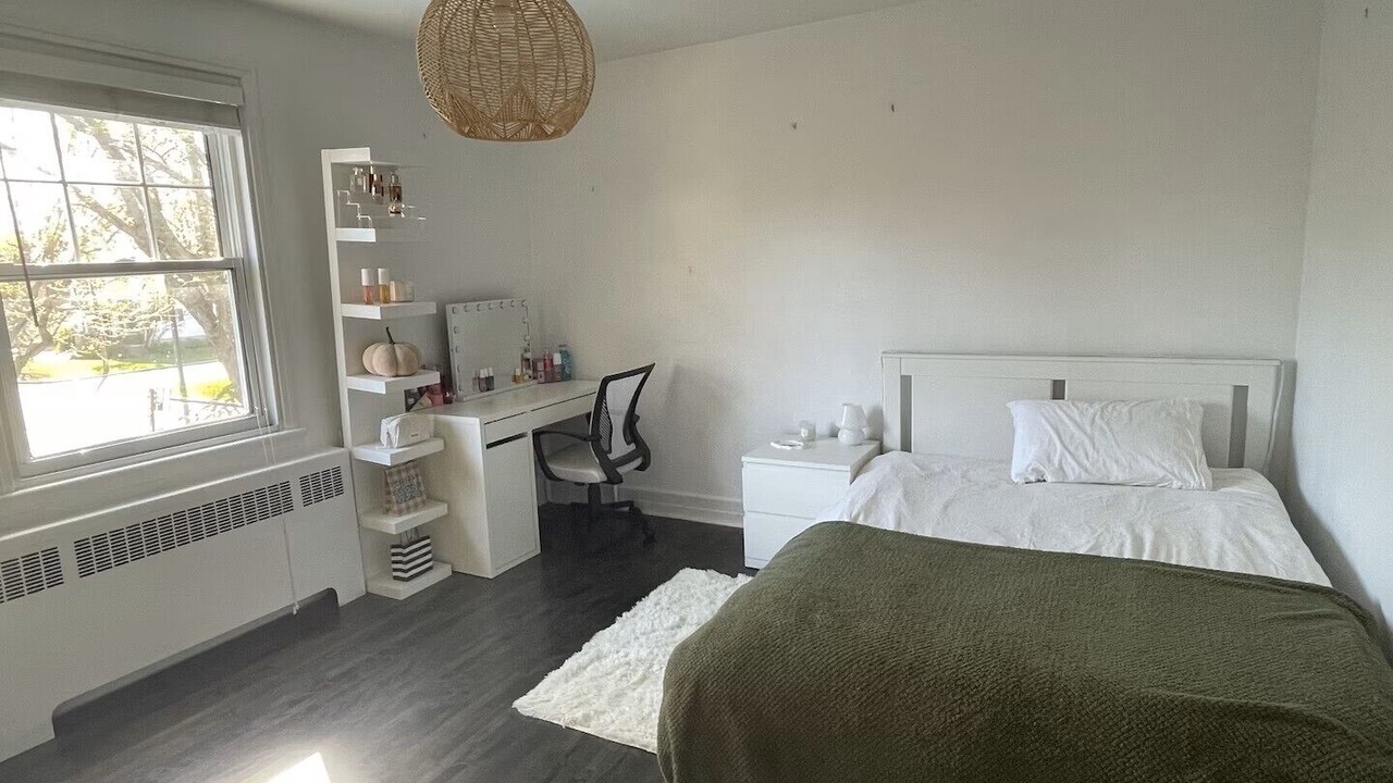 Photo of Bedroom in Sainte-Foy-Sillery-Cap-Rouge