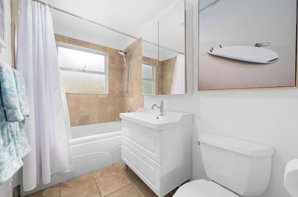Photo of Bathroom in Central Lonsdale