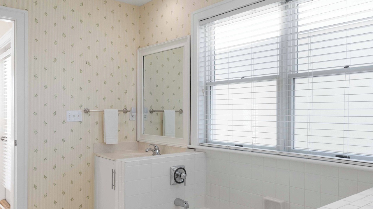 Photo of Bathroom in Twin Oaks