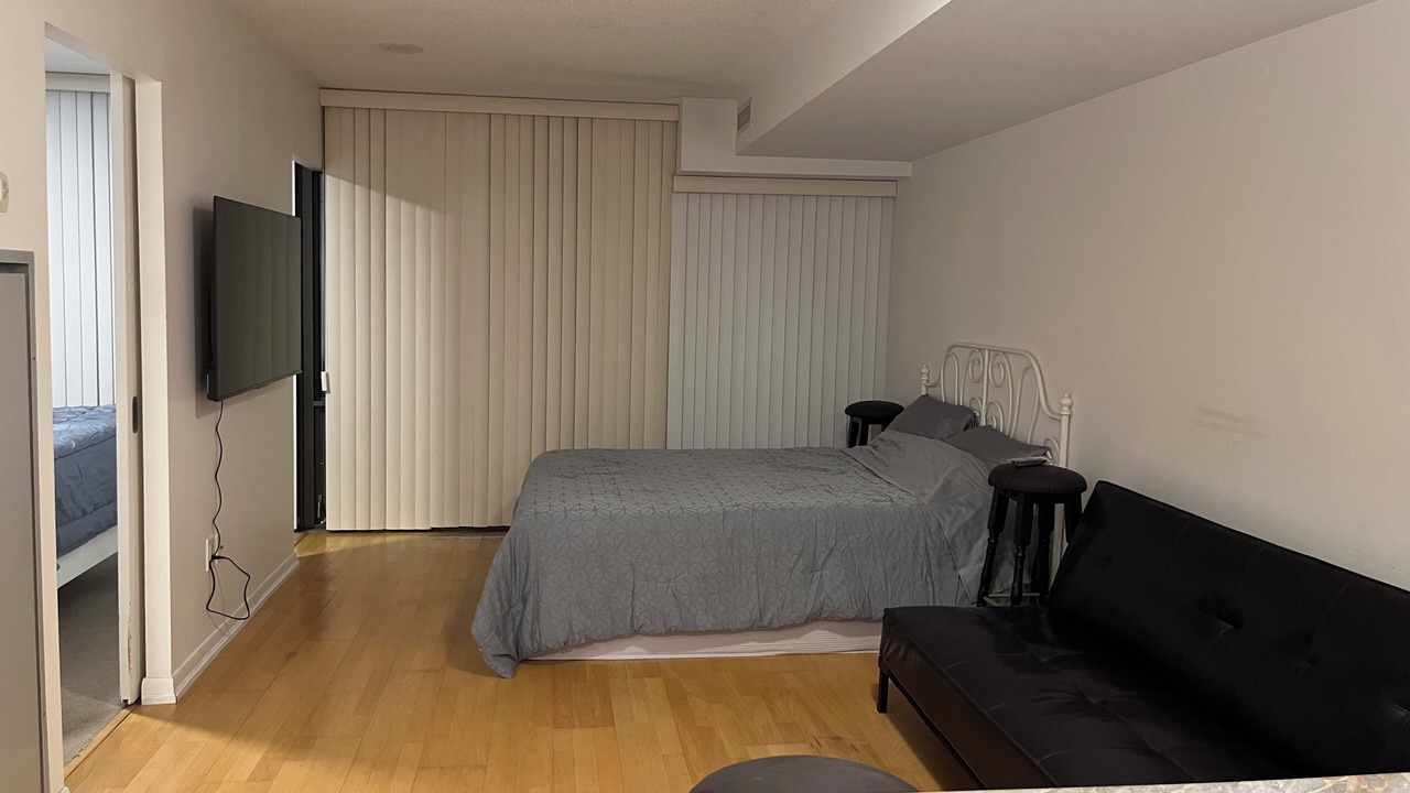 Photo of Bedroom in Bay Street Corridor