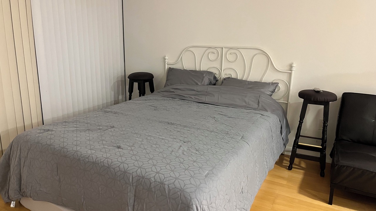 Photo of Bedroom in Bay Street Corridor