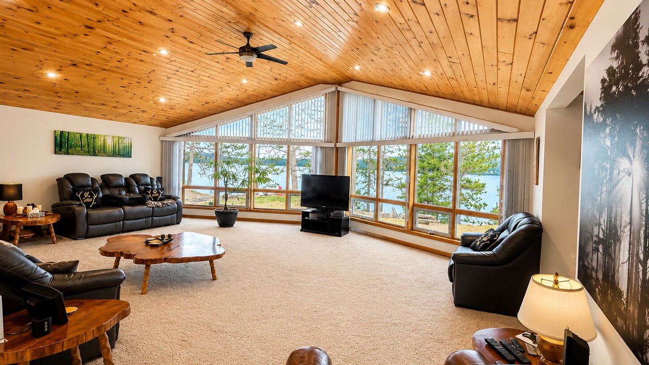 Photo of Livingroom in Madawaska Valley