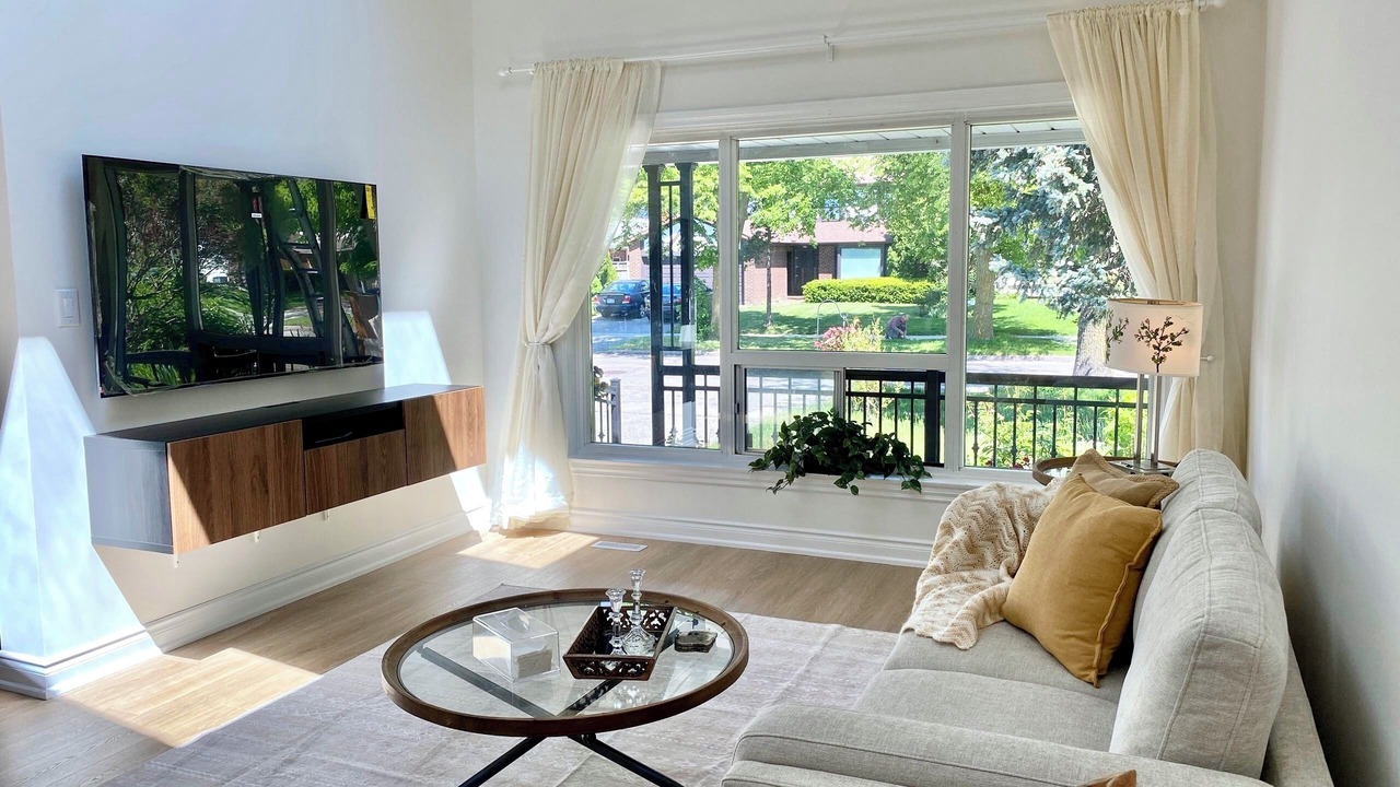 Photo of Livingroom in Pleasant View