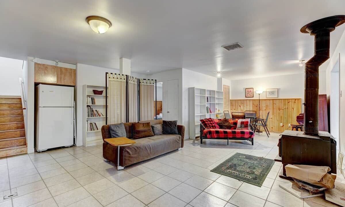 Photo of Livingroom in Chertsey