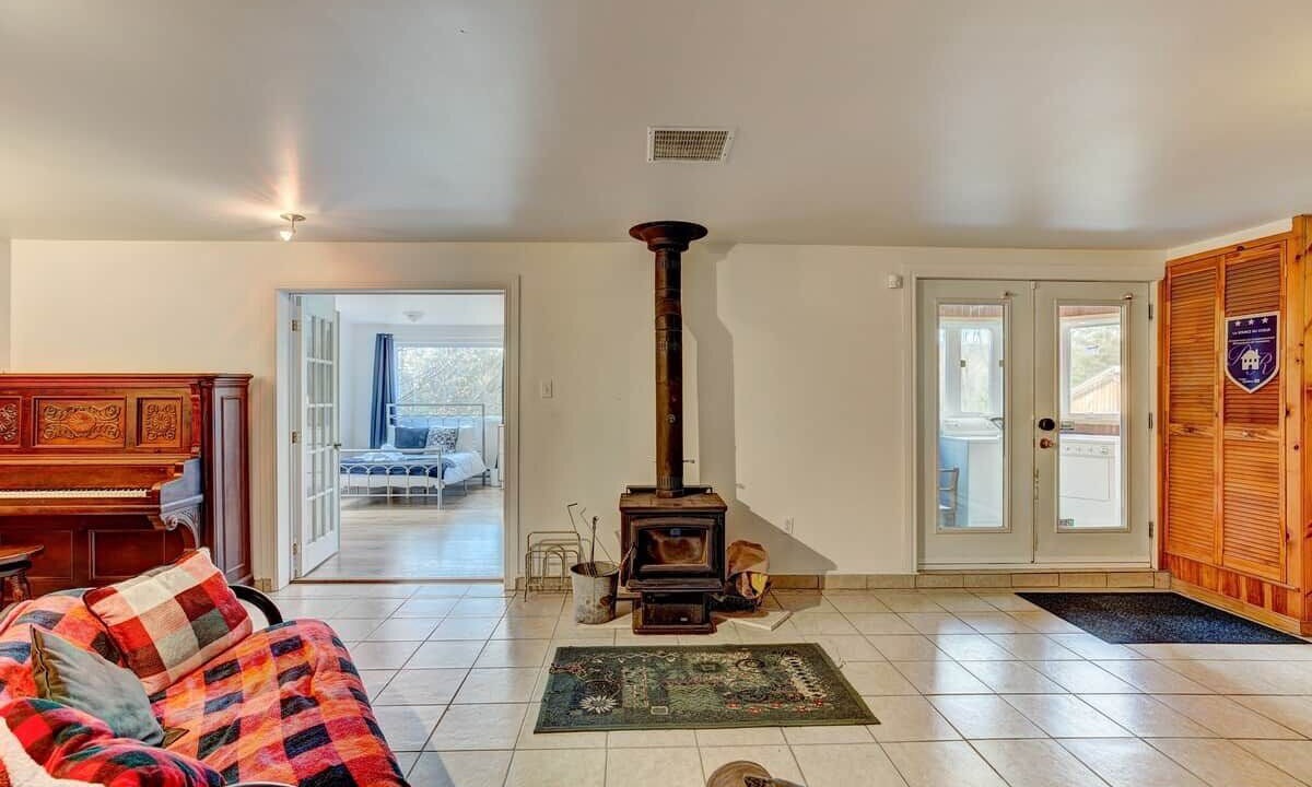 Photo of Livingroom in Chertsey