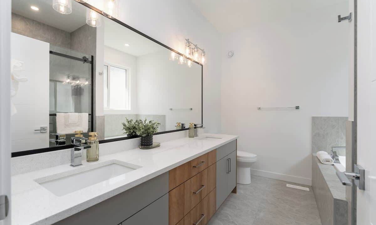 Photo of Bathroom in North Central Edmonton