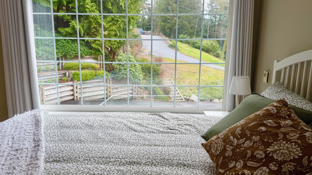 Photo of Bedroom in Metro Vancouver Regional District
