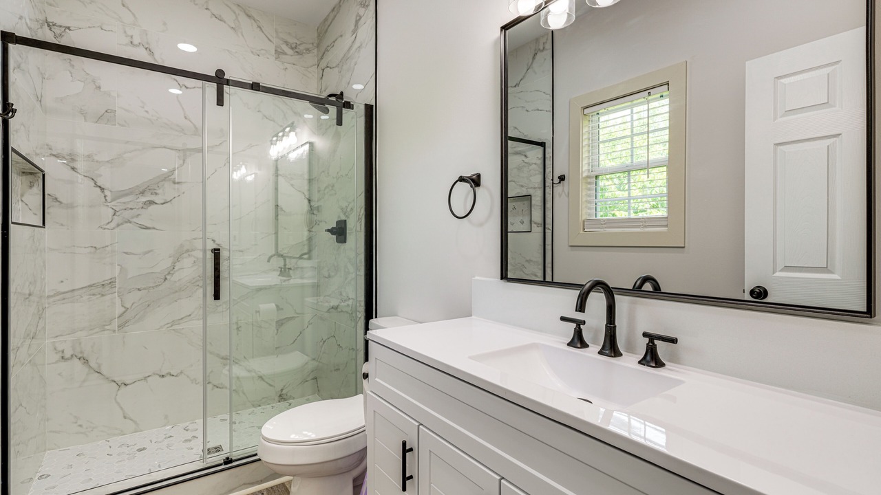 Photo of Bathroom in Banner Hill