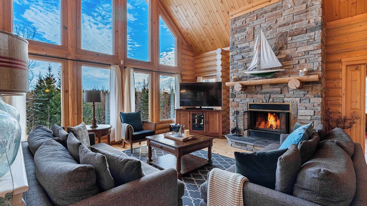 Photo of Livingroom in Fiddler Lake Resort