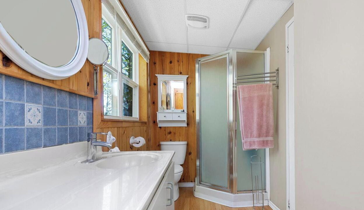 Photo of Bathroom in Baysville