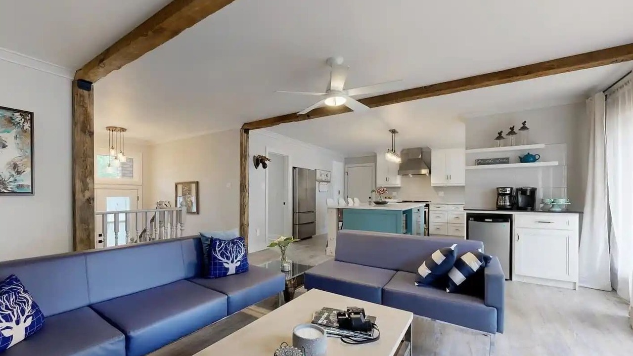 Photo of Livingroom in South River