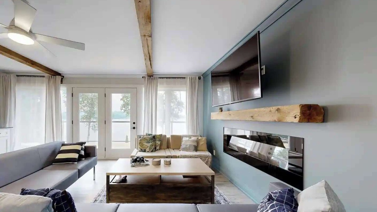 Photo of Livingroom in South River