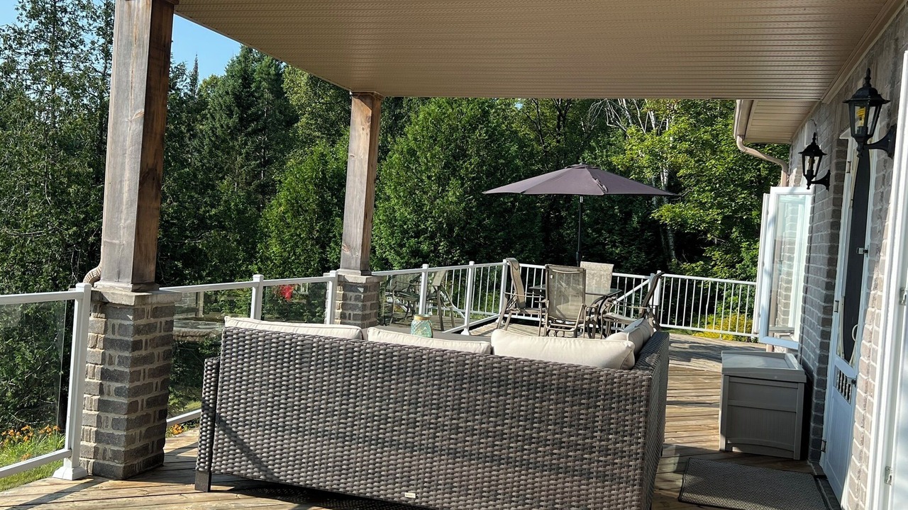 Photo of Patio Balcony in Saint-Aime-du-Lac-des-Iles