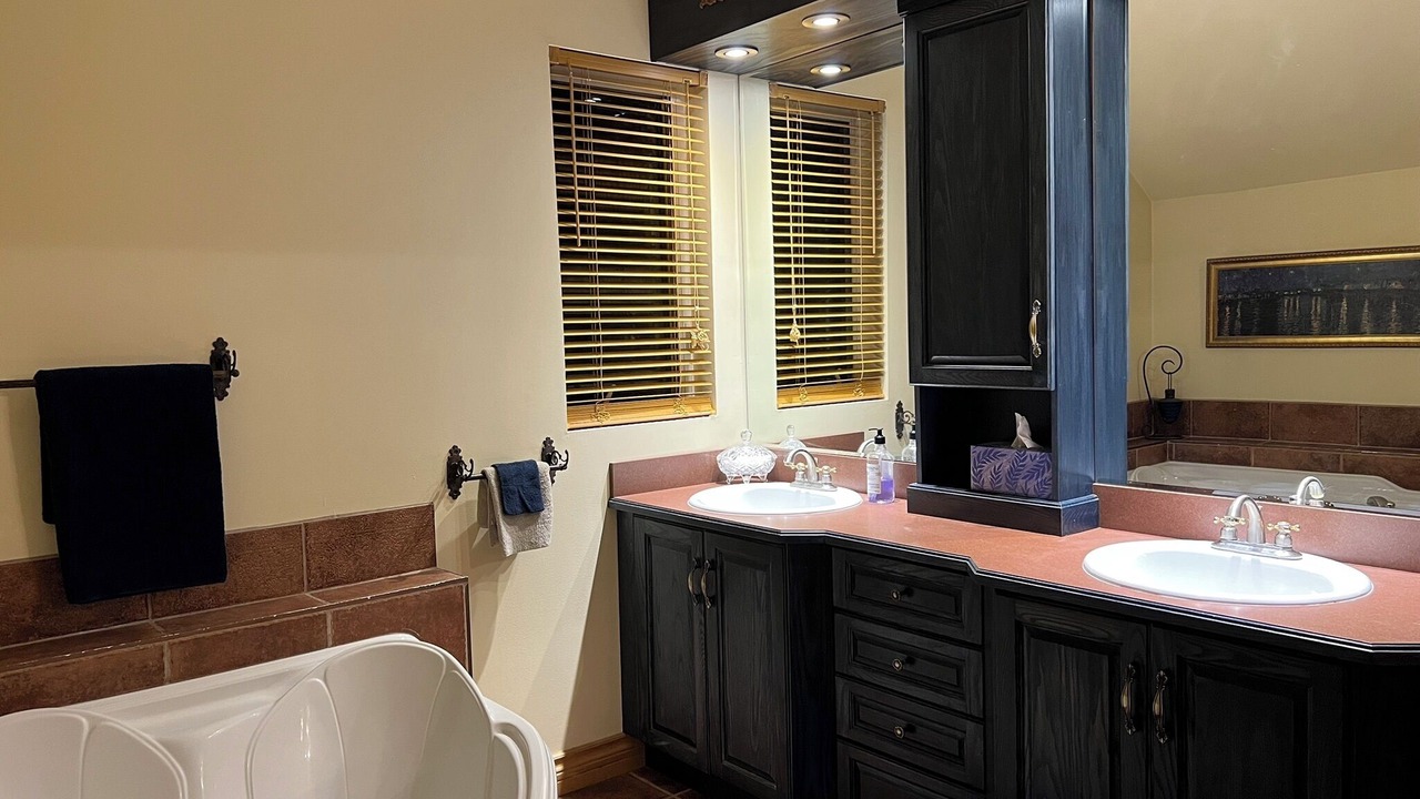 Photo of Bathroom in Saint-Aime-du-Lac-des-Iles