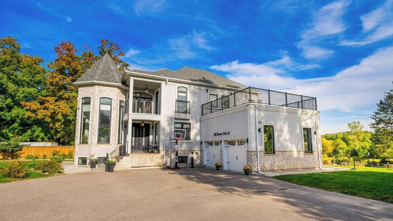 Photo of Outdoor in Brampton