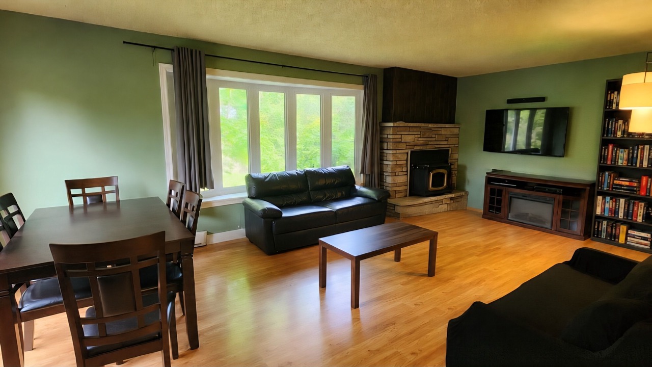 Photo of Livingroom in Kincardine