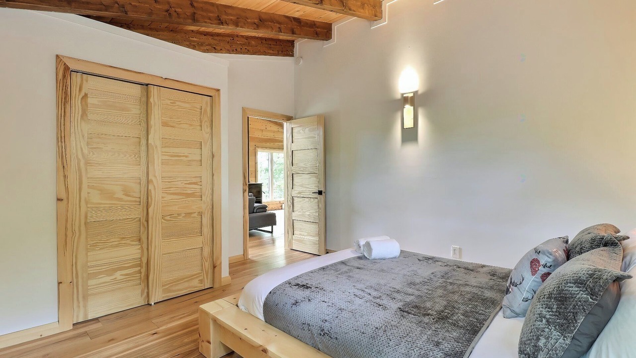 Photo of Bedroom in Pine Hill