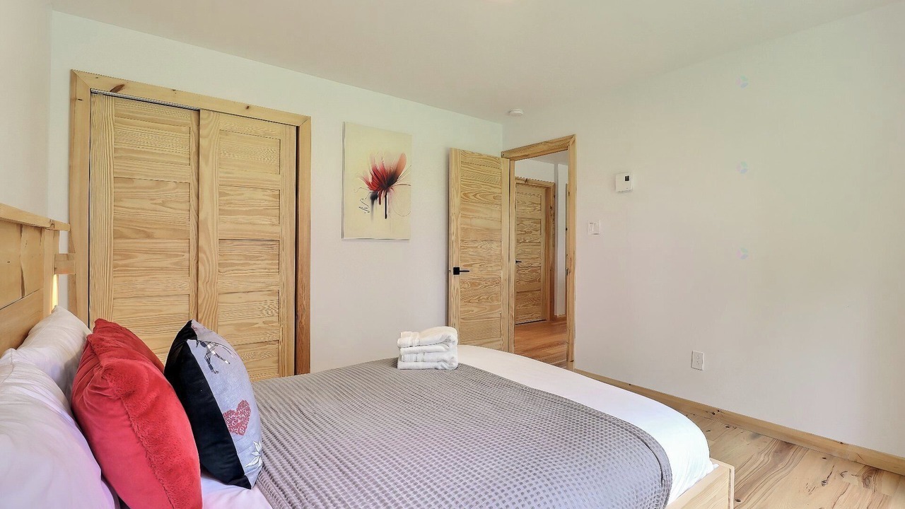 Photo of Bedroom in Pine Hill