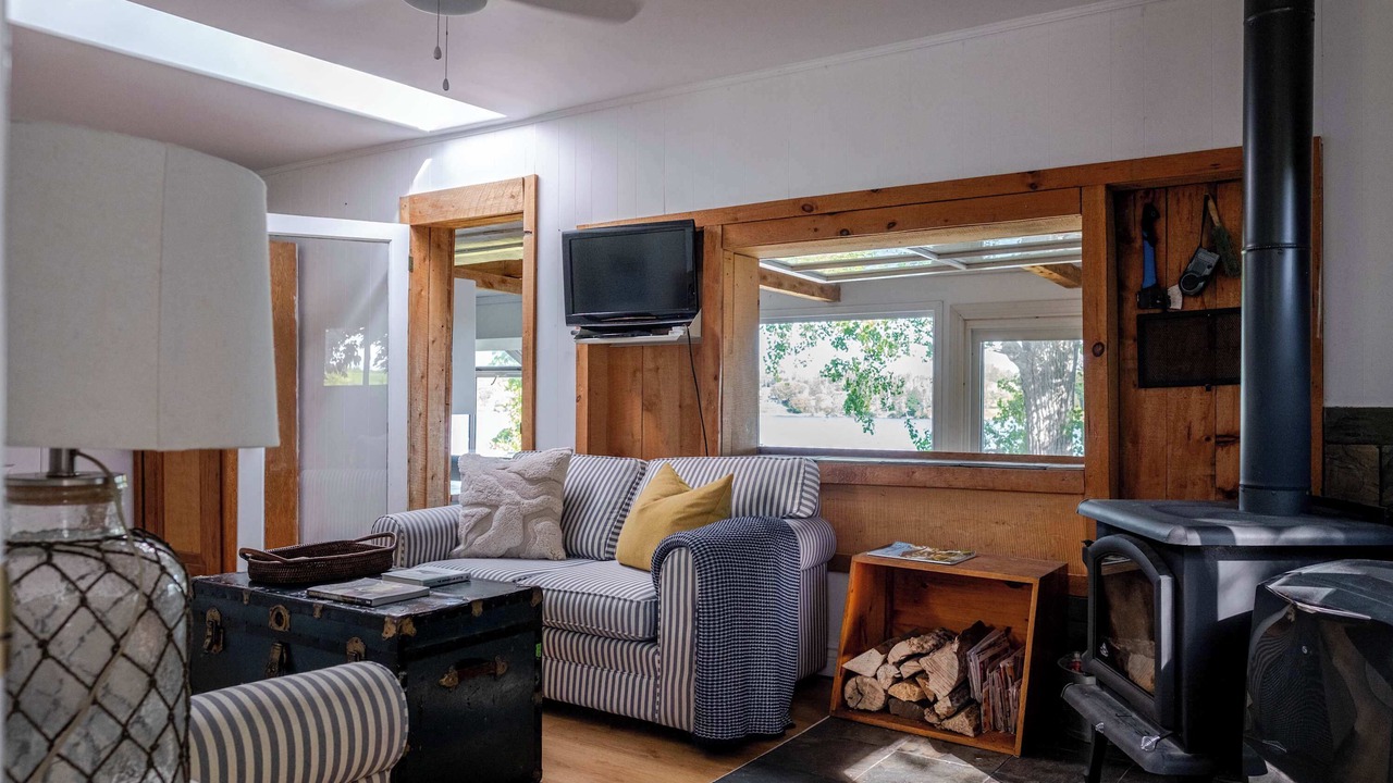Photo of Livingroom in Adolphustown