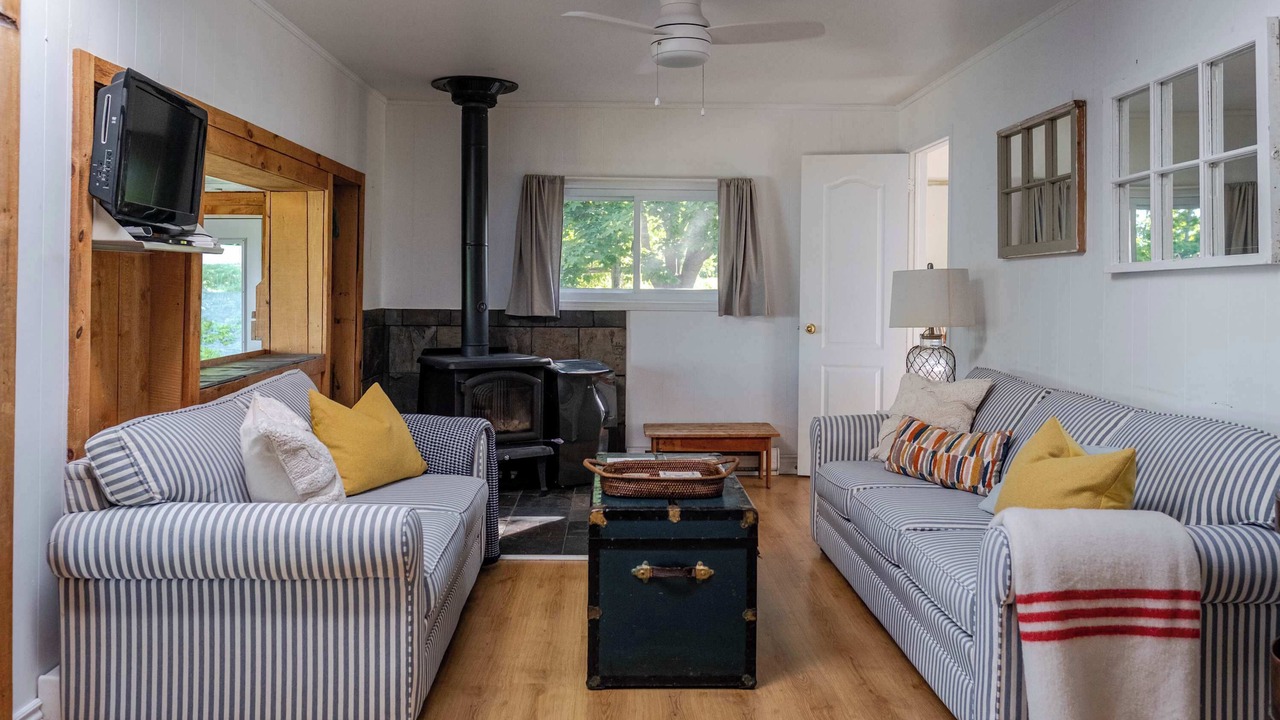 Photo of Livingroom in Adolphustown