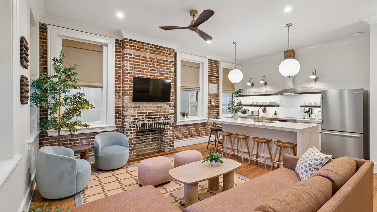 Photo of Livingroom in Charleston Historic District