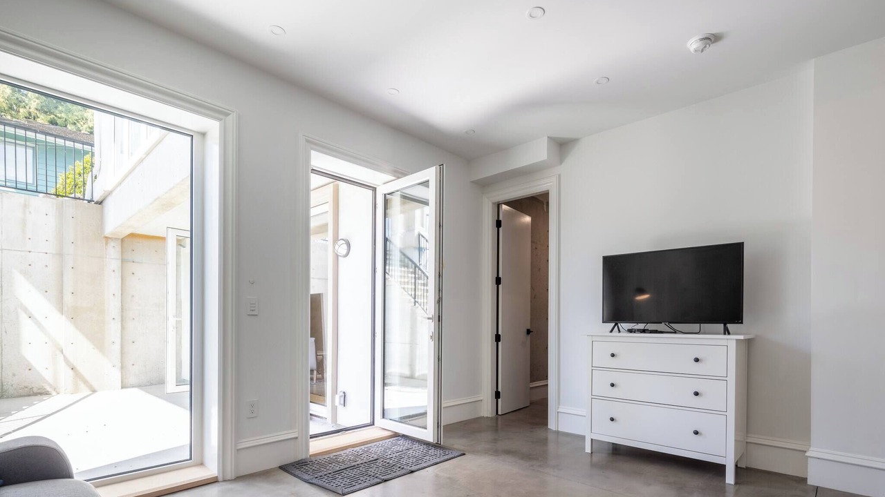 Photo of Livingroom in West Vancouver