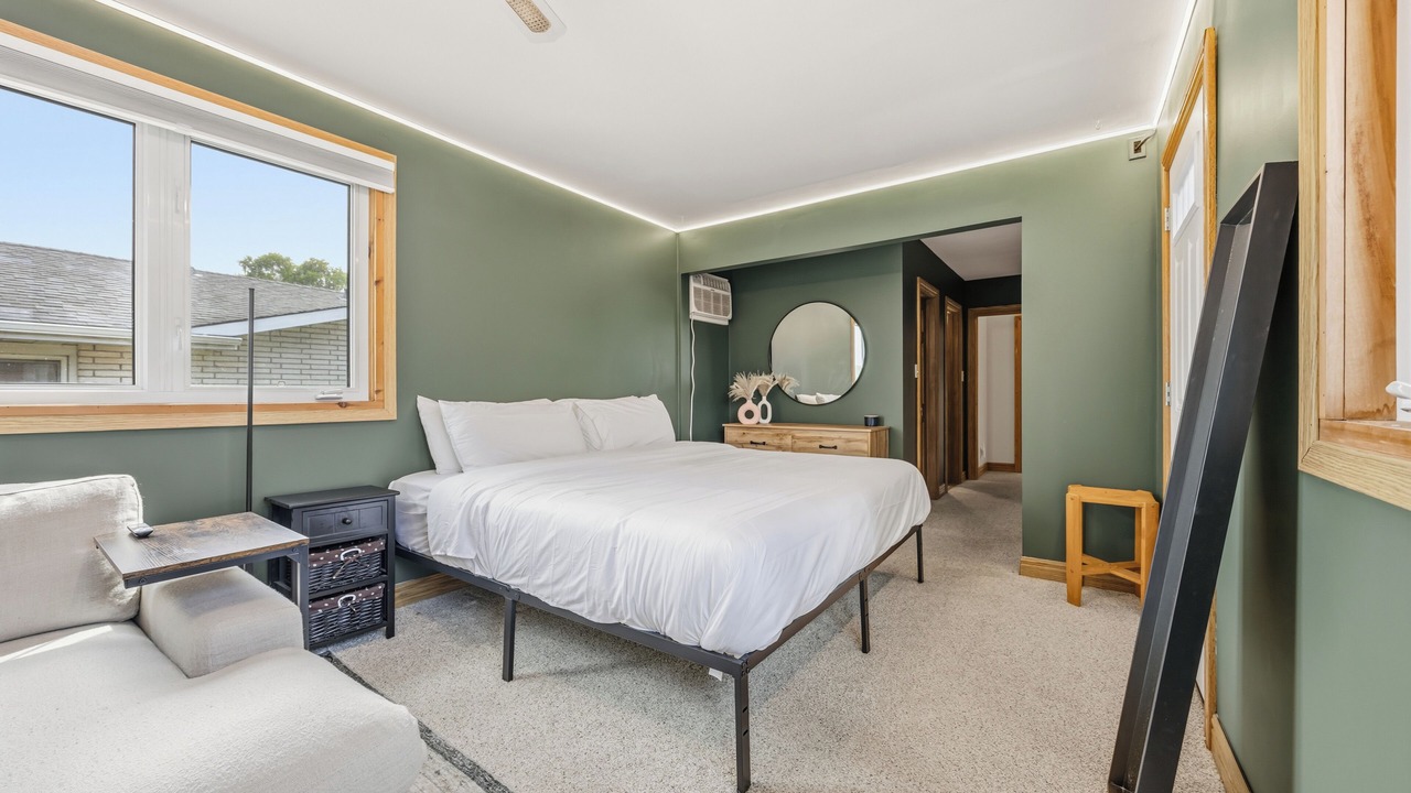Photo of Bedroom in Lambton Shores