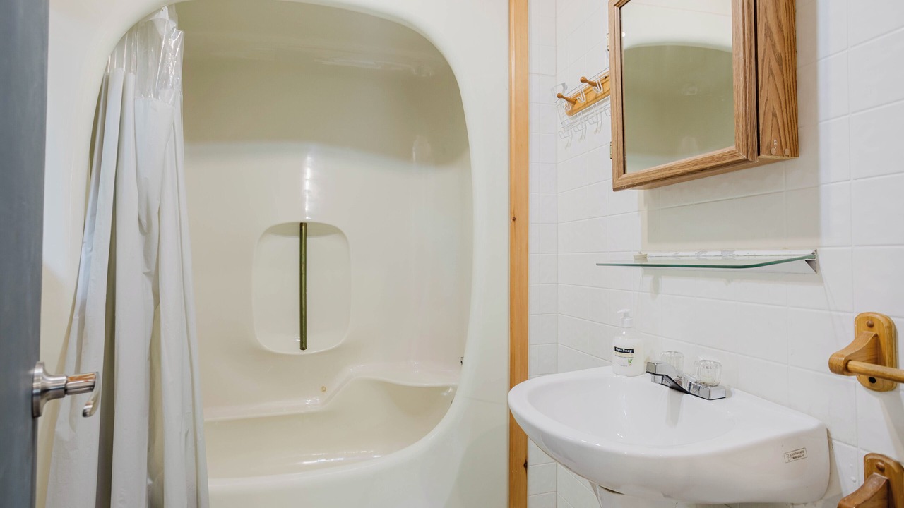 Photo of Bathroom in Carling