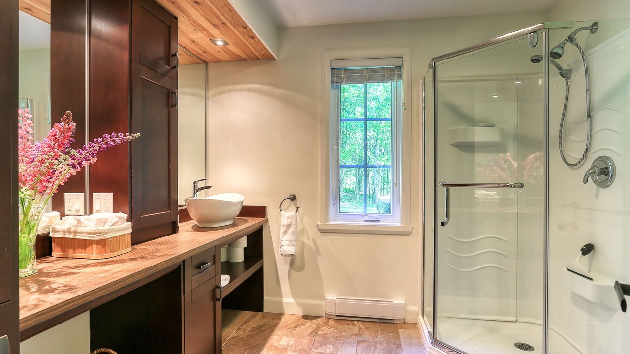 Photo of Bathroom in Saint-Raymond