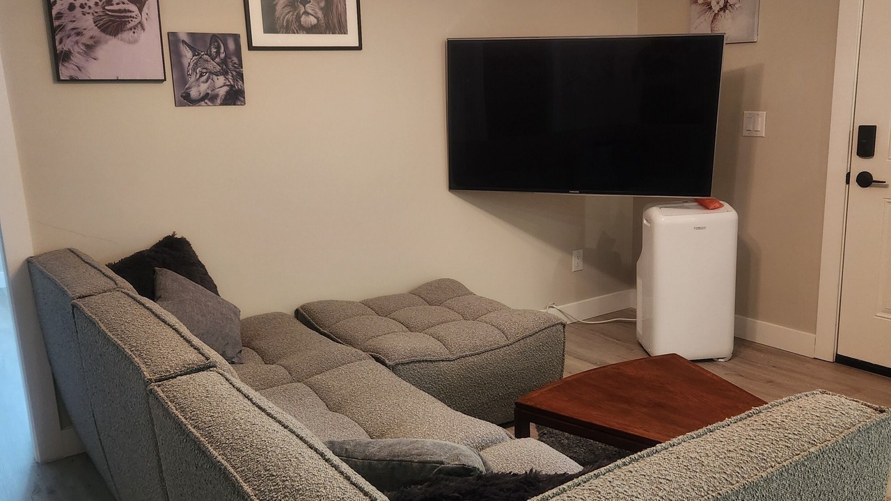 Photo of Livingroom in Southeast Kelowna
