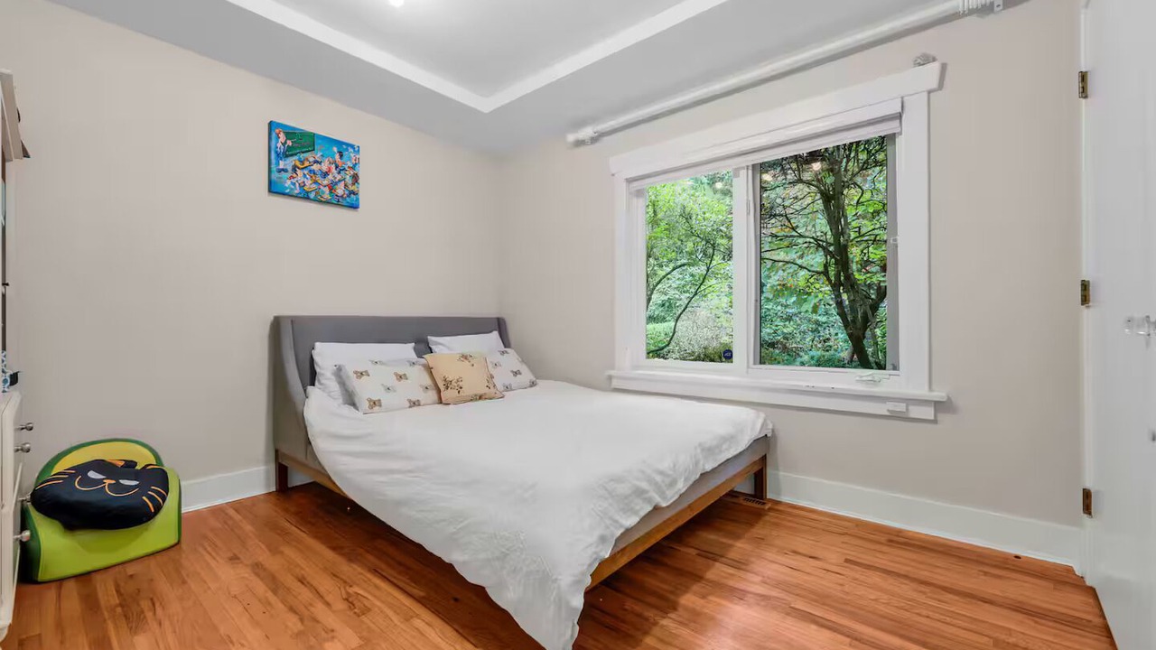 Photo of Bedroom in Hollyburn
