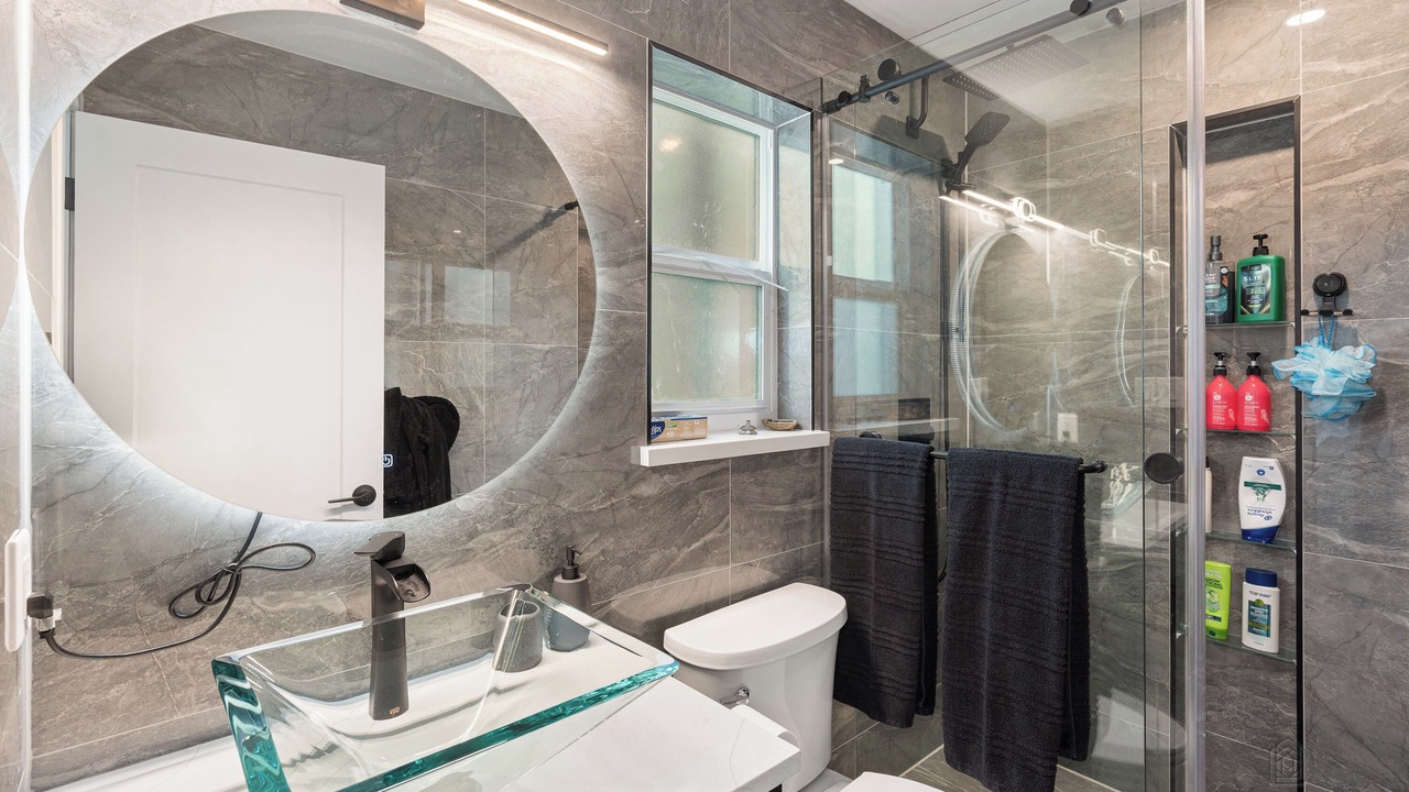 Photo of Bathroom in West Vancouver