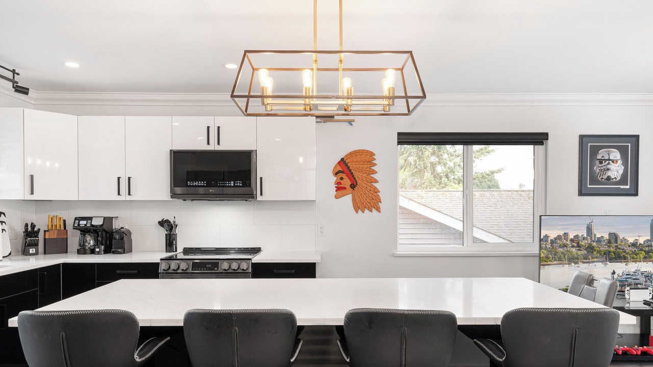 Photo of Kitchen in West Vancouver